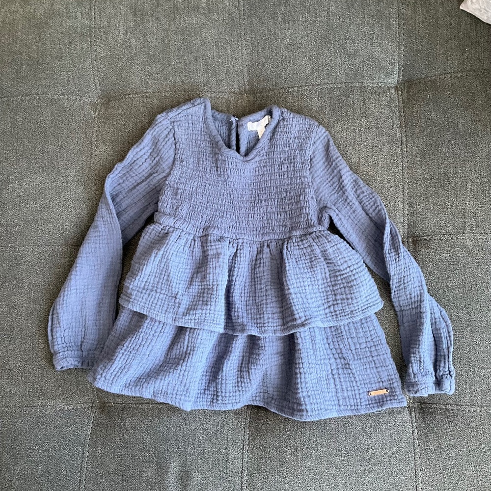 EUC Tahari Long Sleeve Ruffle Shirt Size 6